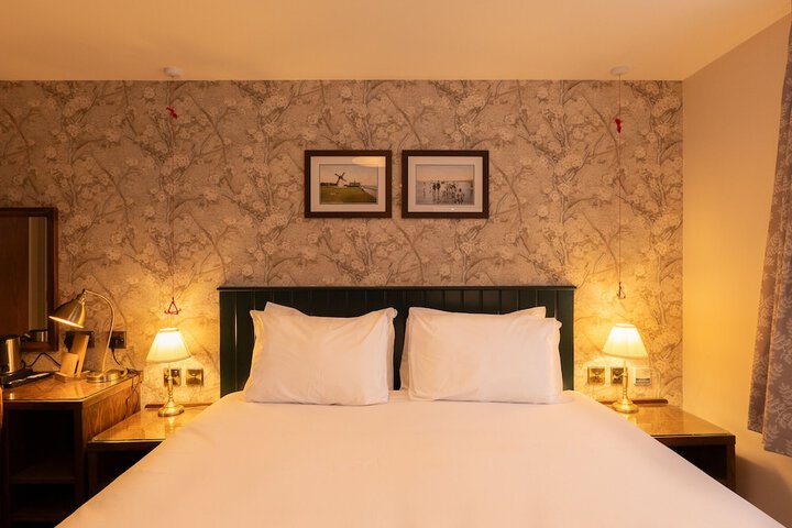 Room 4 of 85