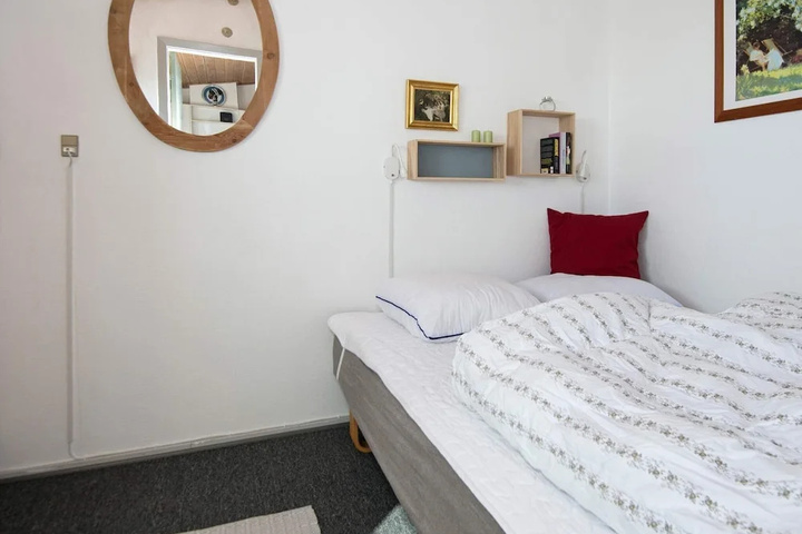 Room 3 of 12
