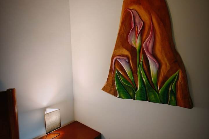 Room 6 of 80