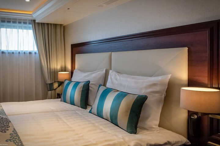 Room 4 of 54