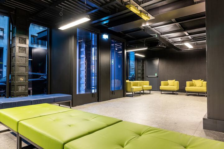 Entrance & Lobby