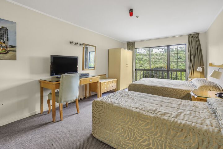 Room 35 of 111