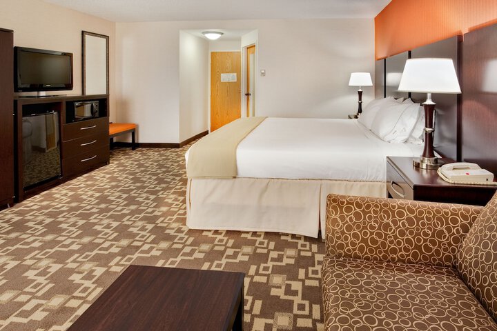 Room 3 of 43