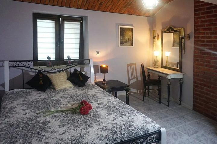 Room 2 of 22