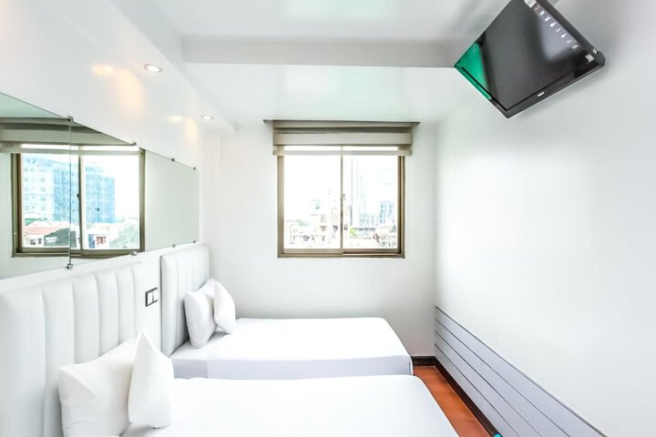 Room 22 of 66