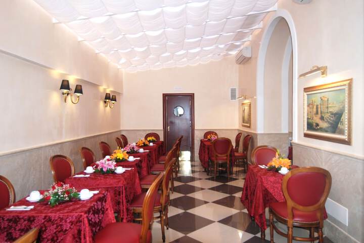 Dining 48 of 64