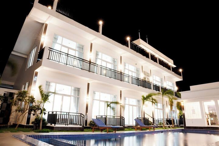 Hotel 53 of 53