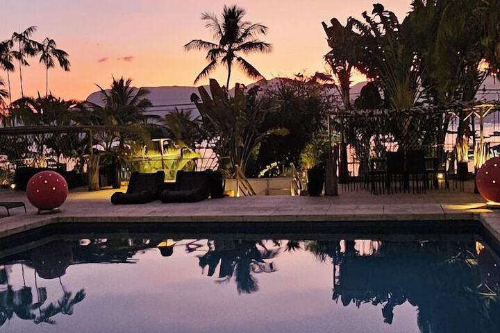 Hotel Pool