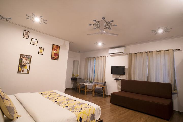 Room 27 of 33