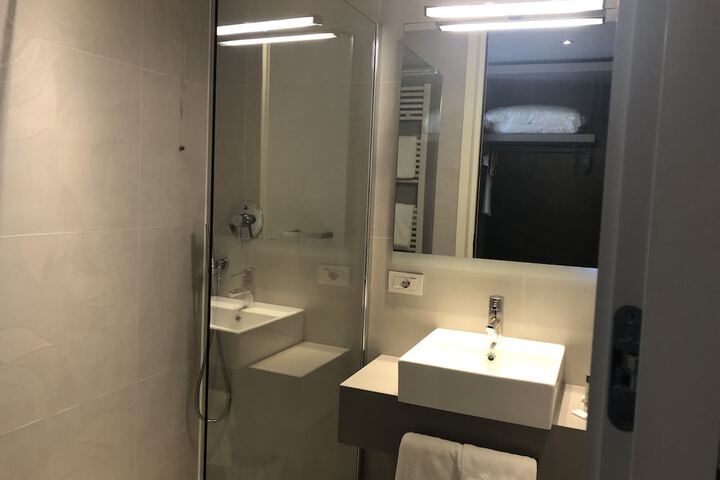 Room 59 of 69