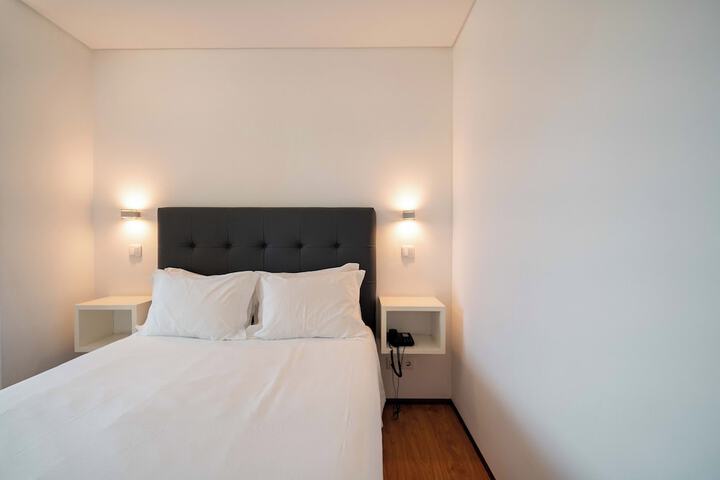 Room 16 of 38