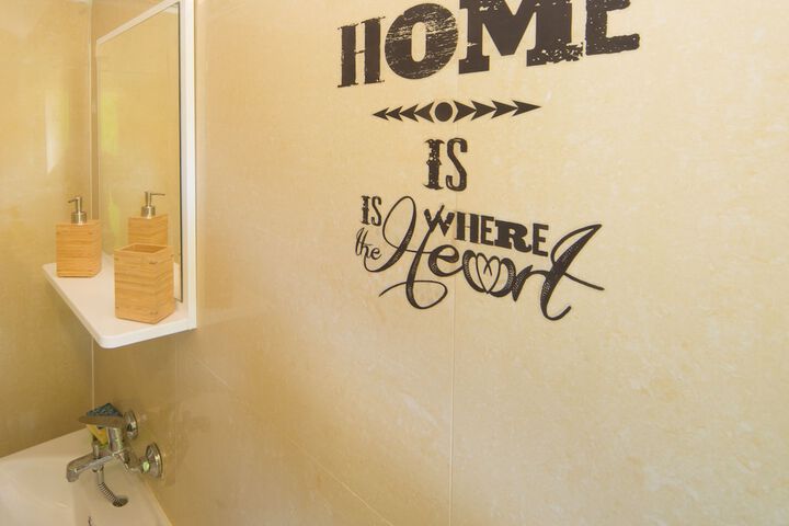Room 28 of 43