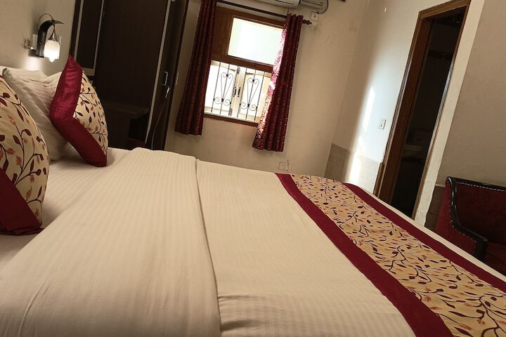 Room 14 of 40