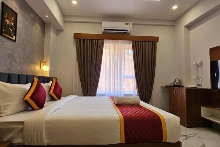 Room 8 of 15