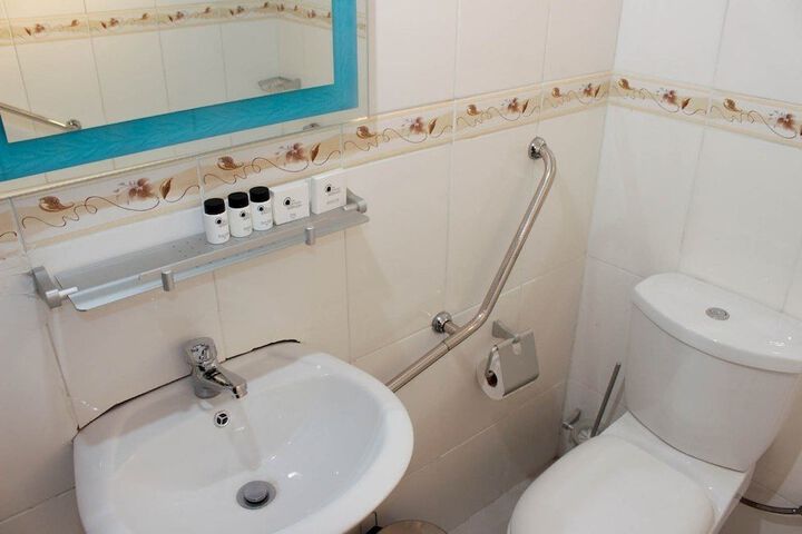 Room 16 of 20