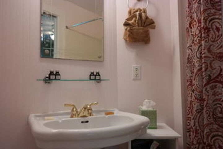 Room 6 of 38