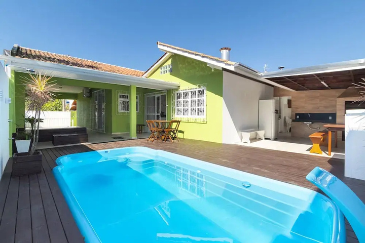 Pool 12 of 21
