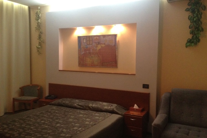 Room 6 of 53