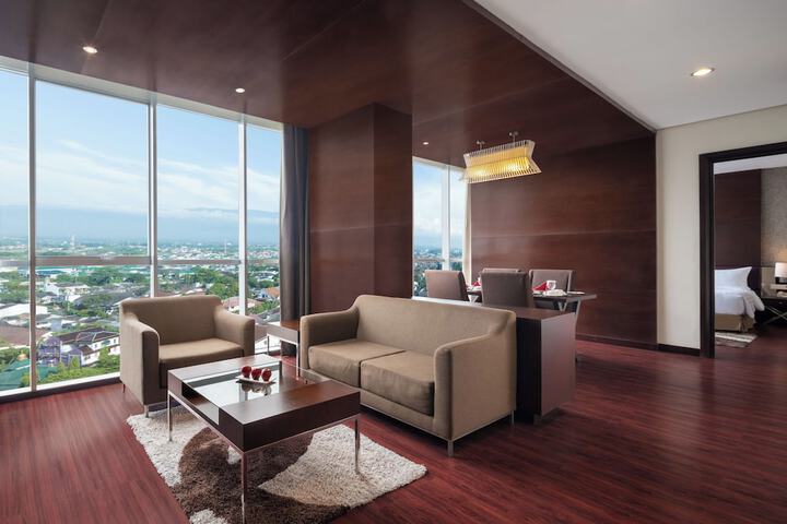 Room 16 of 33