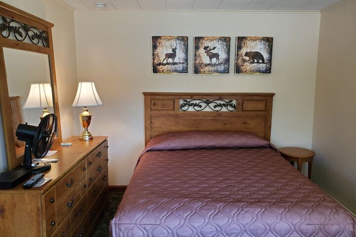 Room 4 of 68