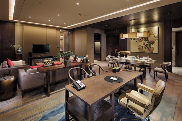 Room 4 of 27