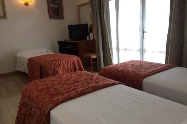 Room 3 of 34