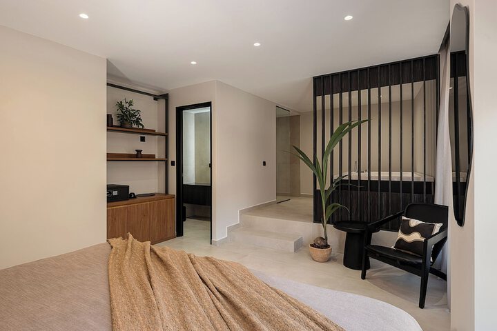Room 13 of 70