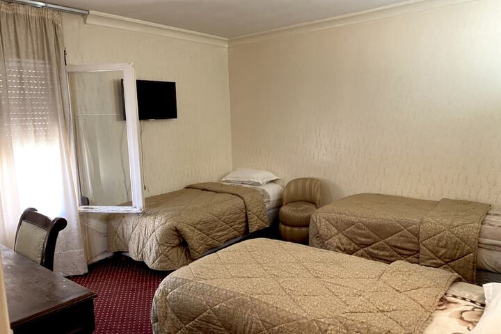Room 12 of 19