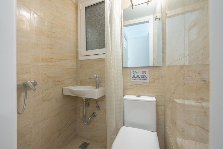 Room 42 of 47