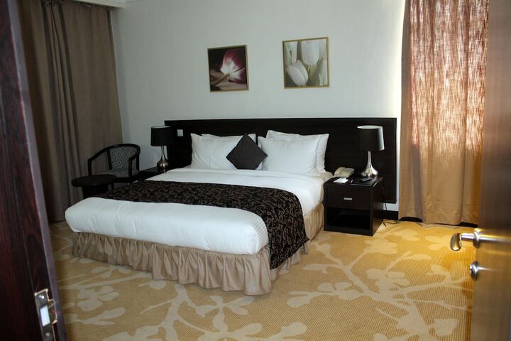 Room 6 of 37
