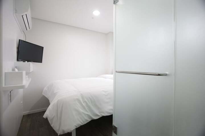 Room 5 of 44