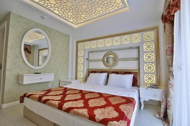 Room 9 of 27