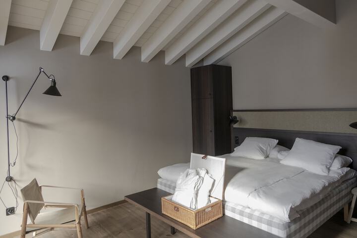 Room 12 of 70