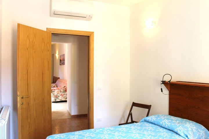 Room 7 of 24