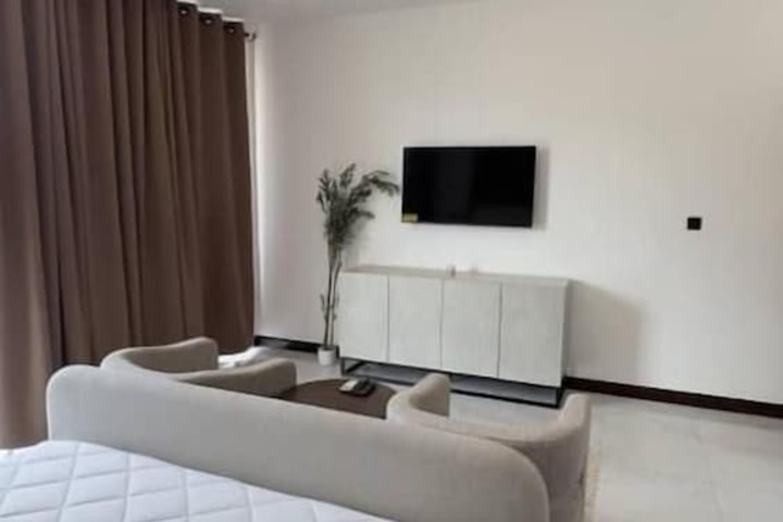 Room 3 of 23