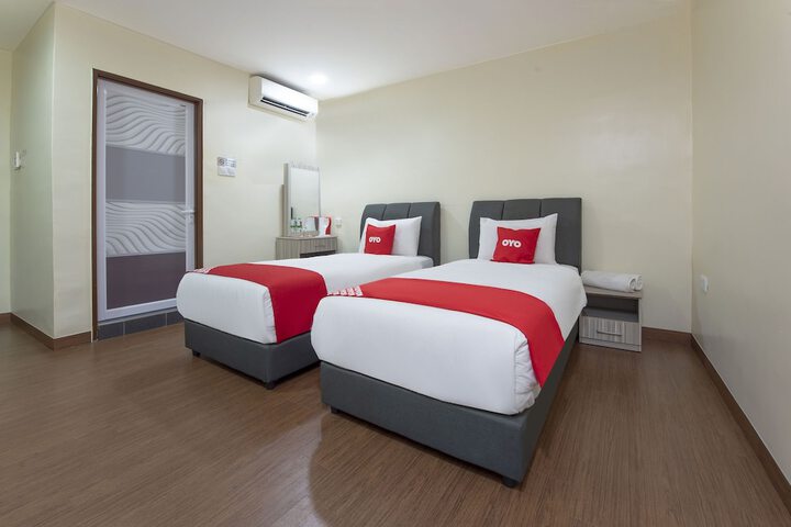 Room 18 of 34