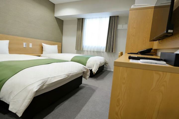 Room 6 of 48