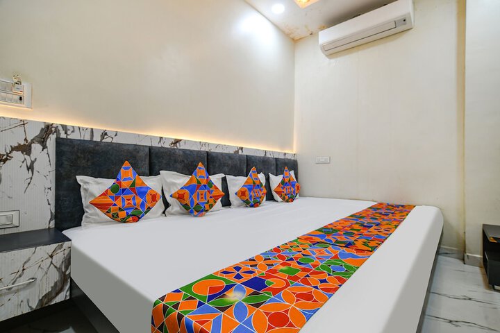 Room 14 of 20