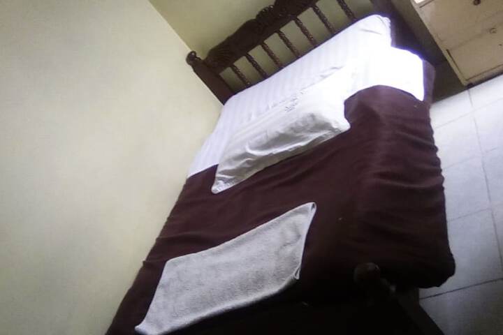 Room 10 of 24