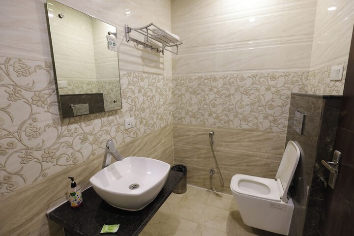 Room 16 of 21
