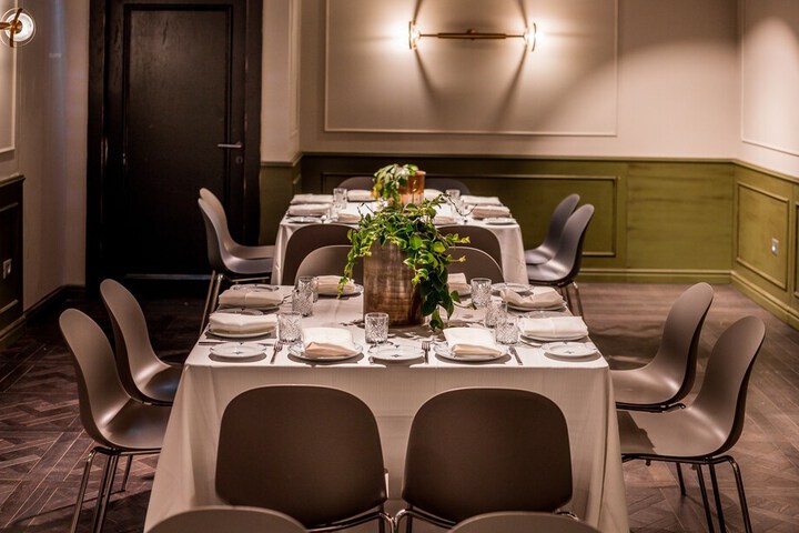 Dining 45 of 61