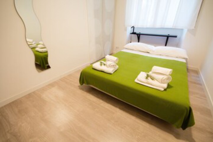 Room 30 of 32