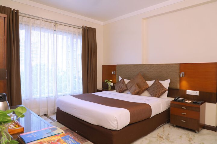 Room 30 of 83