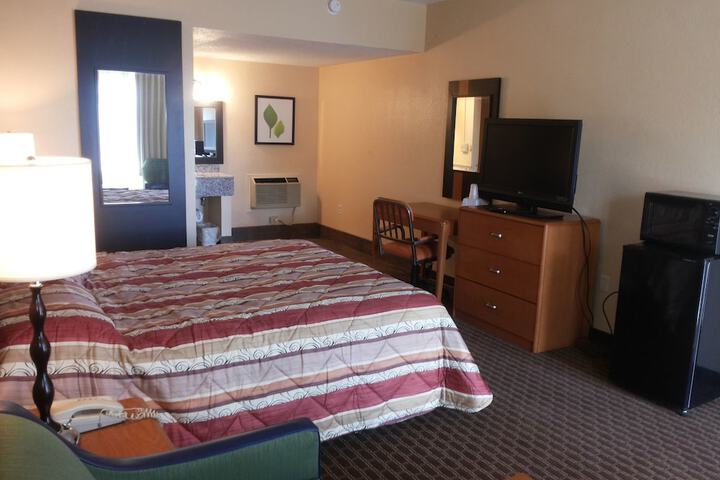 Room 3 of 38
