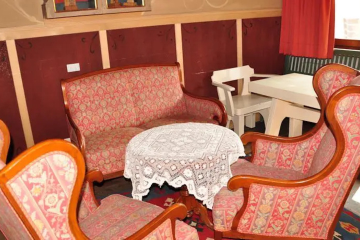 Room 2 of 13