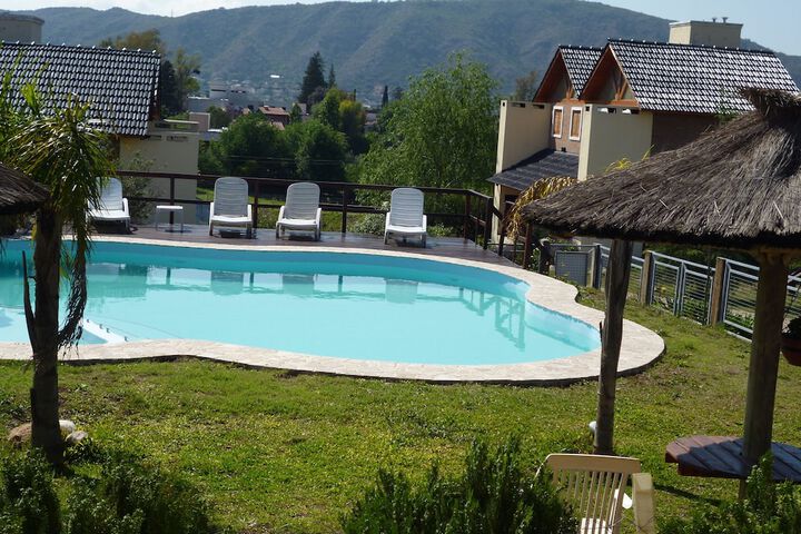 Pool 10 of 15