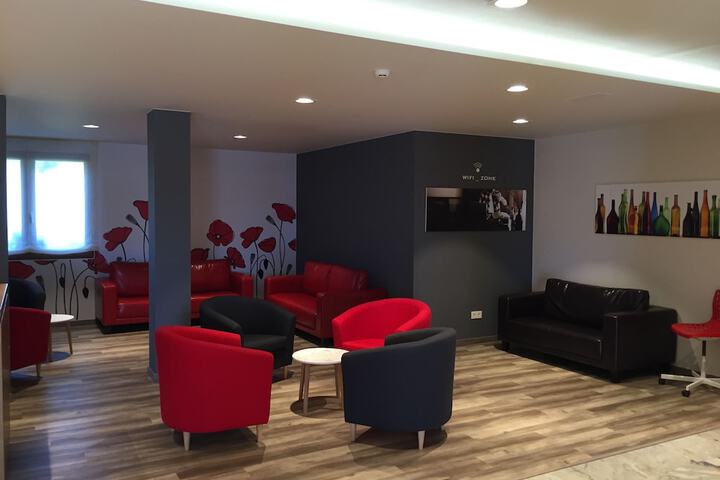 Room 10 of 25