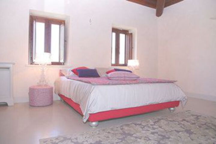 Room 15 of 27