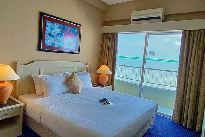 Room 185 of 650