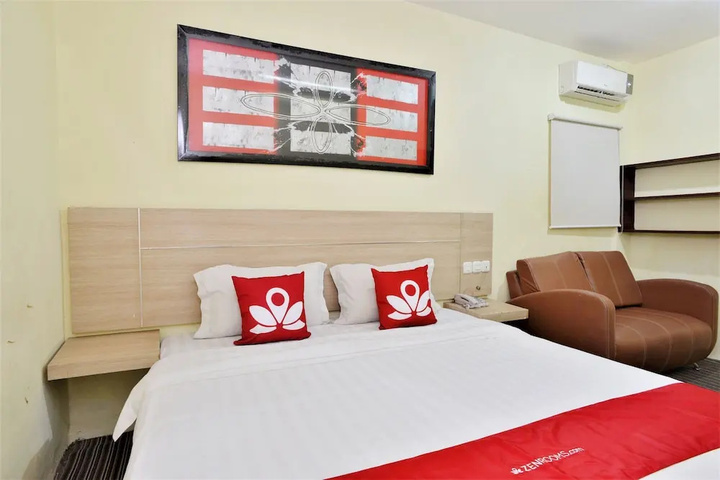 Room 5 of 17